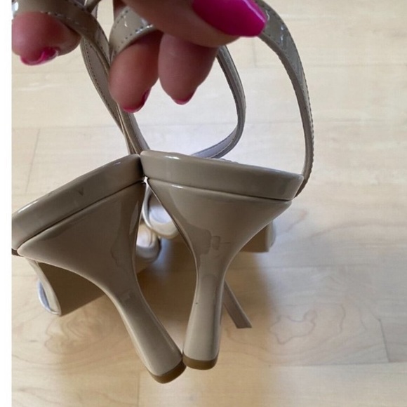 STEVE Madden BNWT "Lange" Flared Heel Open Toe Sandals - Picture 7 of 7
